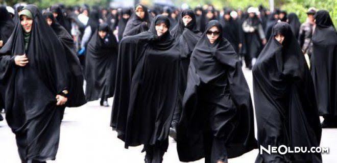 19 Mayıs gösterisi (!) Bu fotoğraf hakkında ne düşünüyorsunuz?