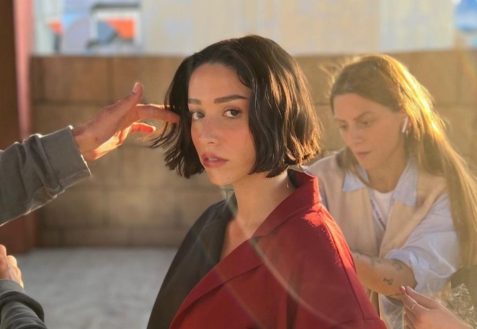 Zeynep Bastık kısa saçlı oldu, sizce de harika değil mi?