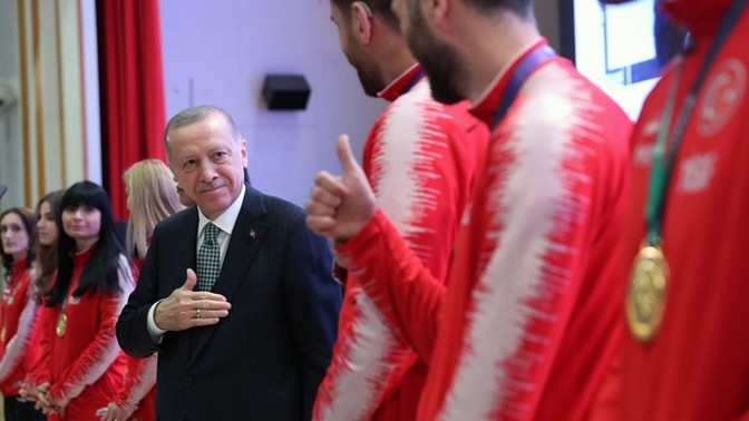 Erdoğan gençlere hayallerinizden asla vazgeçmeyin diye seslendi?