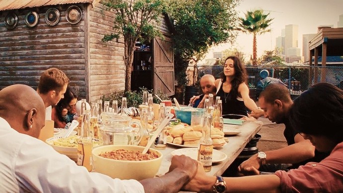 Ömür boyu yanında olacağından emin olduğun kaç kişi var?