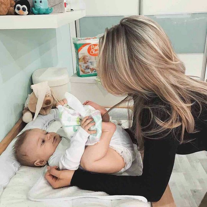 Bebeklerin altını değiştirmek sizce zor mu, kolay mı?
