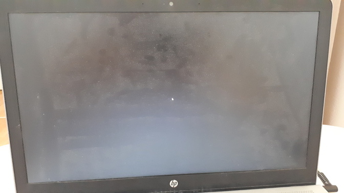 Arkadaşlar laptop kullanıyorum ve böyle bir sorunla karşılaştım kaç defa denedim fare imleci ve siyah ekrandan sonrası yok n'apcam?