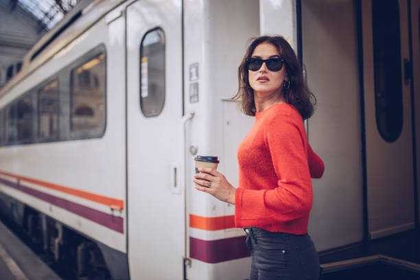 Deli gibi sevdiğiniz insana rağmen birileri size yürüse kalbinizden bir lokma sevda geçer mi?
