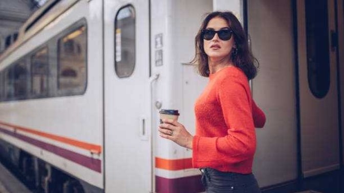 Deli gibi sevdiğiniz insana rağmen birileri size yürüse kalbinizden bir lokma sevda geçer mi?