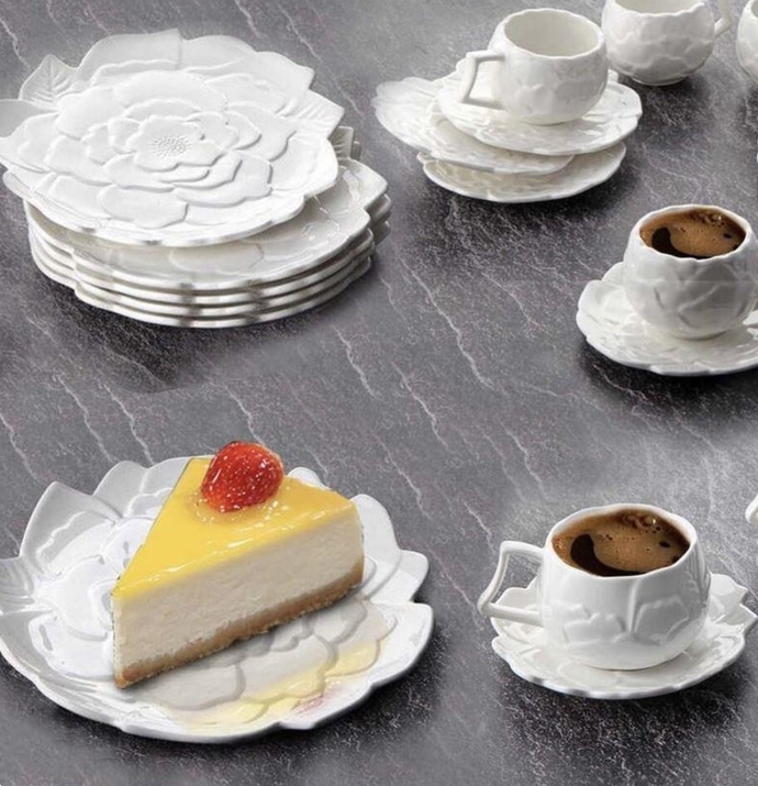 Bu tatlı tabağı ve kahve fincanı seti nasıl?
