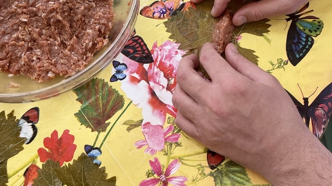 Etli yaprak sarması mı? Zeytin yağlı mı?