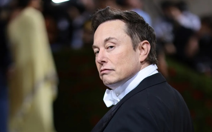 Elon Musk Twitterı satın alma işini askıya aldı! Sebebi mantıklı mı?