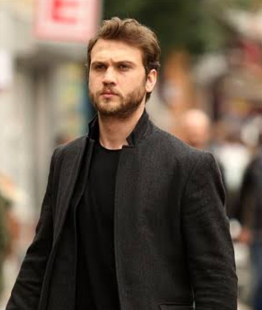 Aras Bulut İynemli yapımlarını sever misiniz?