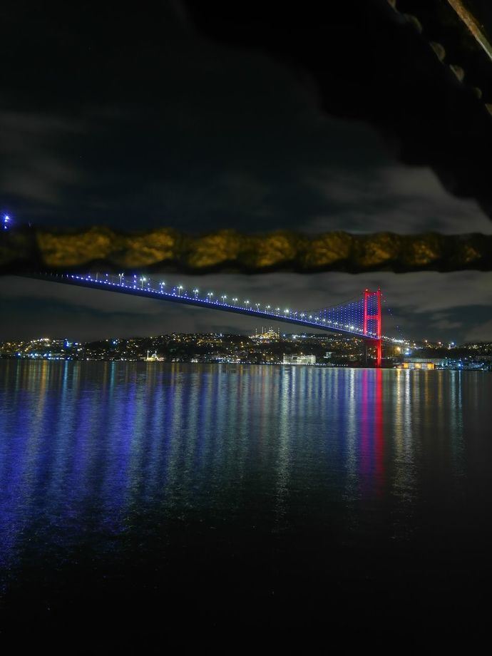 Hiç tanımadığımız insanların ruhunu neden merak ediyoruz?