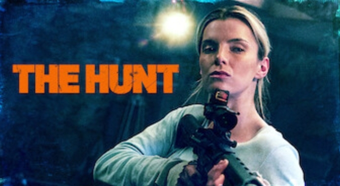 2020 yapımı The Hunt filminde, Betty Gilpin ve Hilary Swank başrollerde...