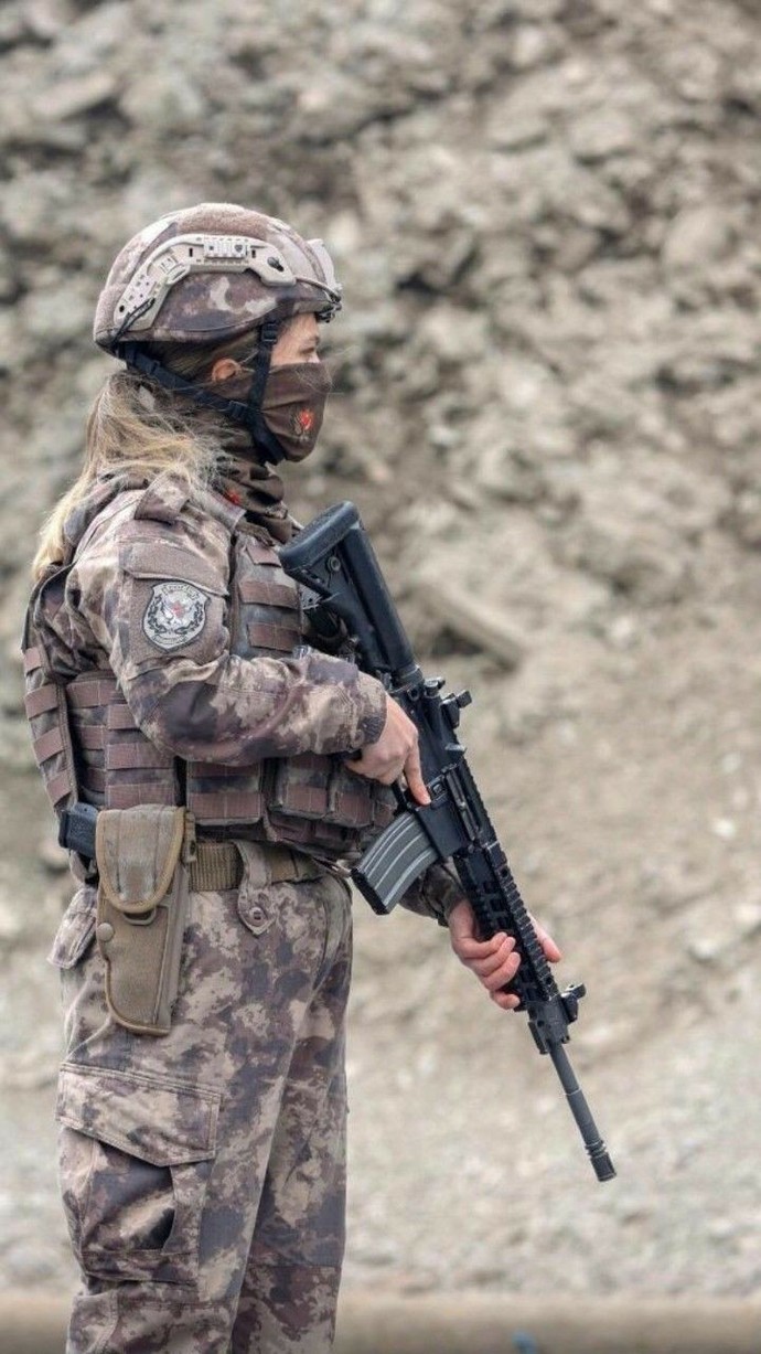 Bu neden oluyor beyler, bayanlar?