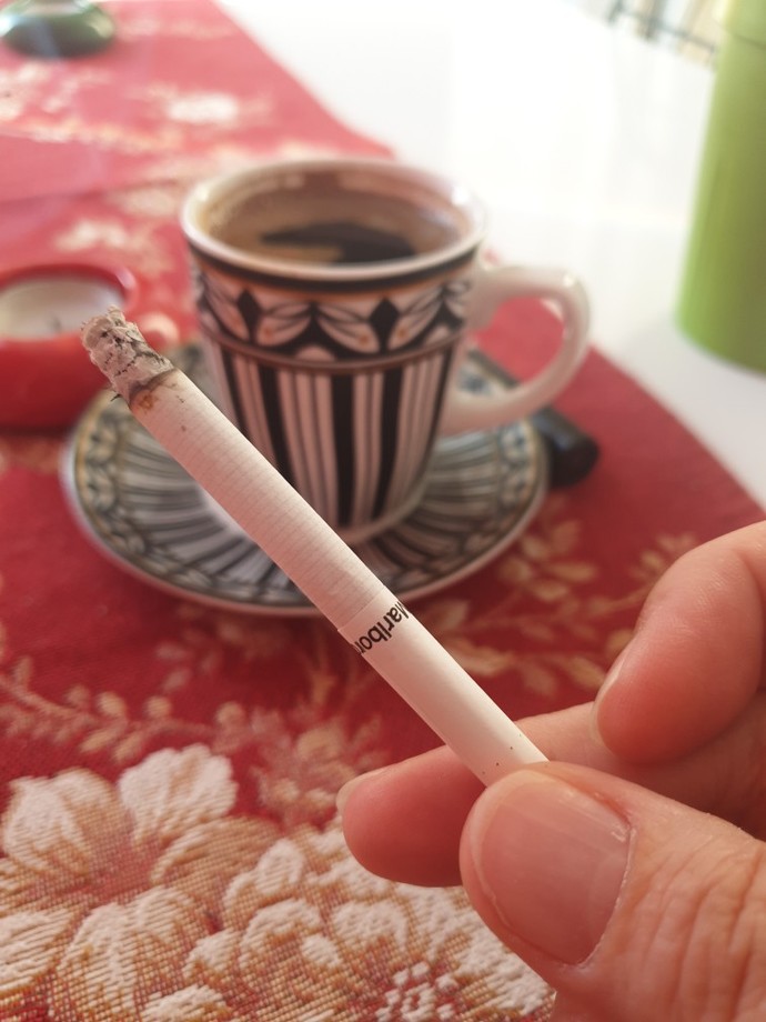 Sigara içen birisi ile sevgili olur musunuz?