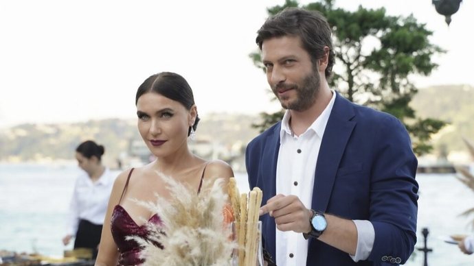 Çok aşıksınız ama sevgiliniz fazla flörtöz, buna tahammül edebilir misiniz?