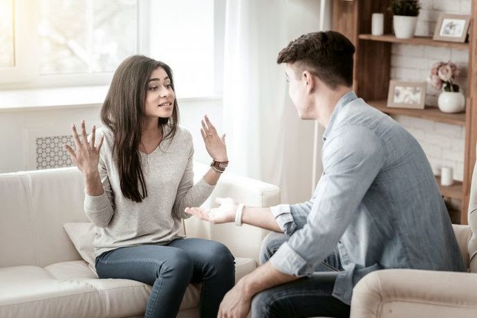 Tartışma sırasında sürekli sakin davranan ve kalan sevgiliye karşı tavrınız ne olur?
