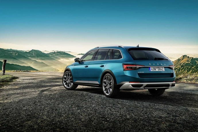 Skoda Superb Combi Scout, Türkiyede satışa çıktı. Tasarımını beğendiniz mi?