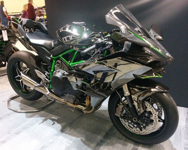 Minyatür oyuncak araba motor koleksiyonu yapan veya bilgisi olanlar yardımcı olabilir mi?