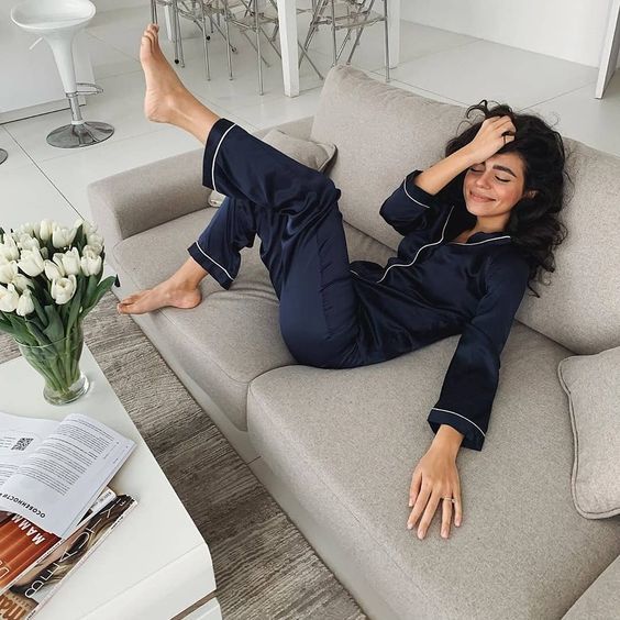 Pijamayla dışarı çıkar mısınız?