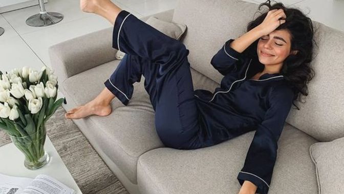 Pijamayla dışarı çıkar mısınız?
