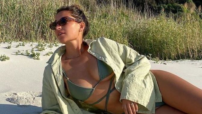 Bikini ve gömlek kombinlerini beğeniyor musunuz?