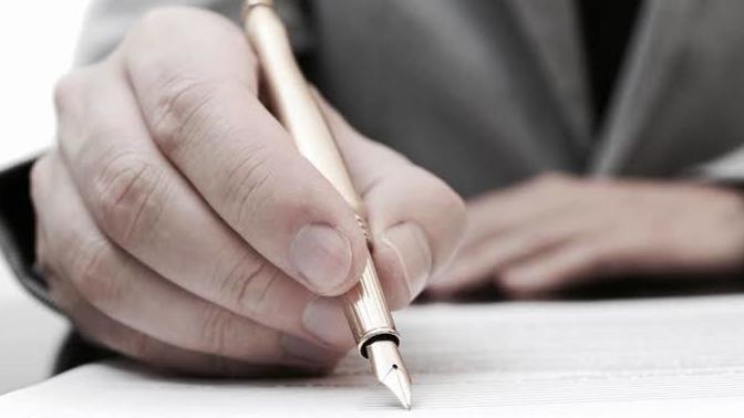 Sözleşme imzalarken içeriğini okur musunuz?