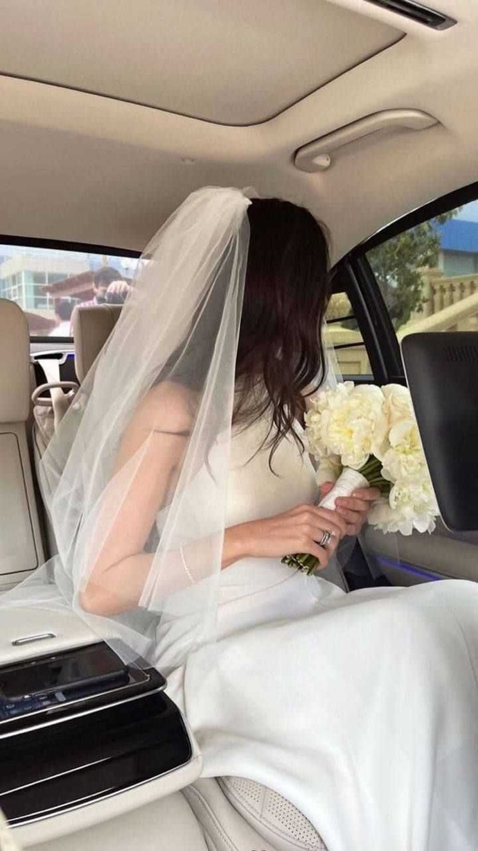 Sevgilime nikah tarihini ne zaman alıyoruz dedim profil fotosu gitti. Engelledi mi beni🙄?