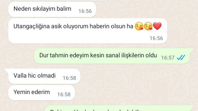 Sizce bu erkek benimle oynuyor mu?