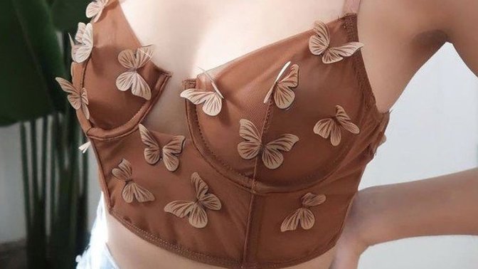 Crop veya büstiyerlerin modası geçsin ister miydiniz?