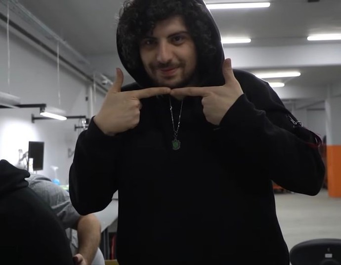 İzlemeyi sevdiğiniz Twitch yayıncısı kimdir?