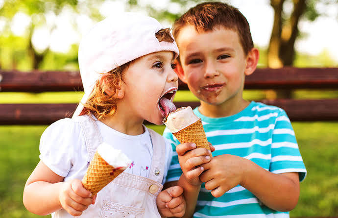 Çocuklarda dondurma tüketiminde nelere dikkat etmeliyiz 🍨🍧🍦?