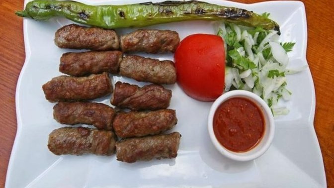 Hangi köfte daha lezzetli?