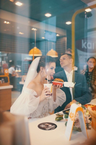 Düğünde pasta yemek şart mı?