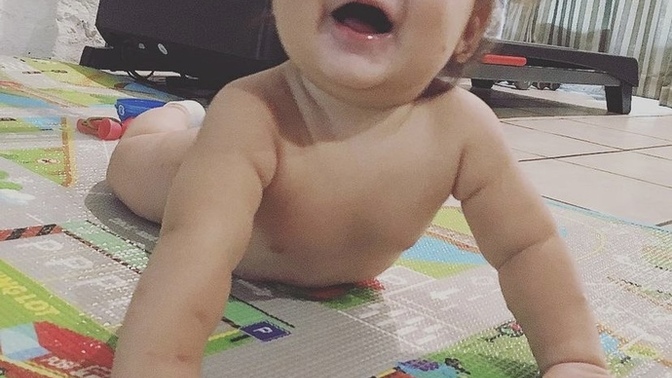 Bebekler kaç aylıkken oturmaya başlar?