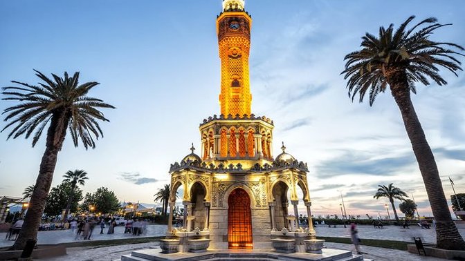 İzmir'de bir gün için nerelere gidilmeli ve gezilmeli?