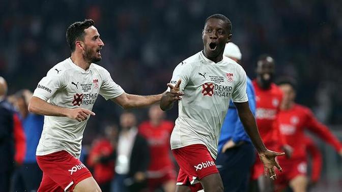 Ziraat Türkiye Kupası'nda Sivasspor, Kayserispor'u 3-2 yenerek kupanın sahibi oldu! Maçı nasıl buldunuz?