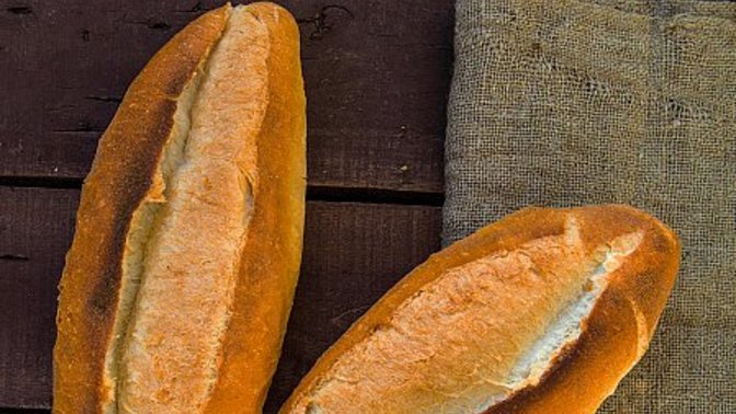 Fırından veya marketten aldığı ekmeğin ucunu koparan çocuklar burada mı?