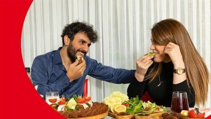 Çiçek yerine çiğ köfte isteyen sevgiline, nasıl tepki verirsin?