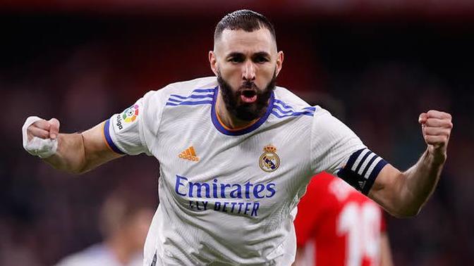 Sizce bu sezon Ballon d'or ödülünü Salah mı yoksa Benzema mı hak ediyor?
