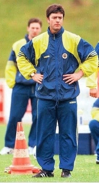 Sizce Fenerbahçenin yeni teknik direktörü kim olacak?
