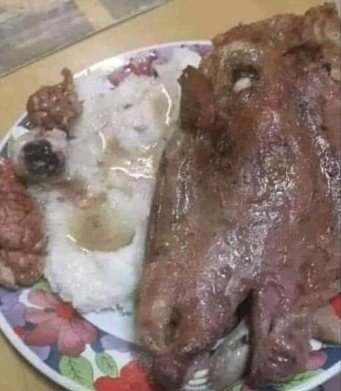 Gece olunca yemek yemeyi seven var mı?
