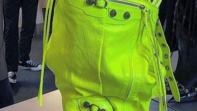 Bu şey çanta mı yoksa ayakkabı mı?
