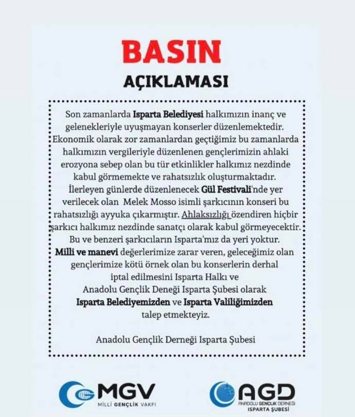 Melek Mosso yerine Seda Sayanın konser vermesi hakkında ne düşünüyorsunuz?
