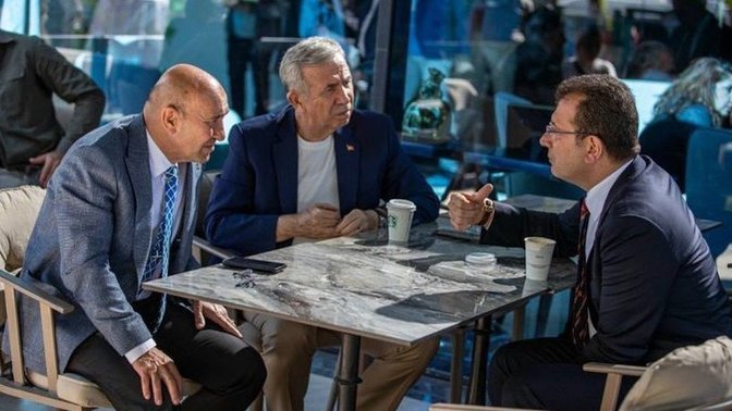 İmamoğlu'nun starbucks kahvesi içmesi doğru mu?