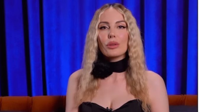 Hande Sarıoğlu'nun izleyicilerine giydiği çorabı hediye etmesi hakkında ne düşünüyorsunuz?