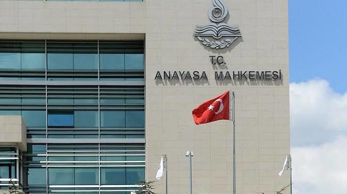 Şeriat istiyoruz diyenler neden tutuklanmıyor?