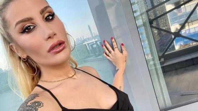 İrem Derici:"Enayi ya da Keriz yazan bir dövme yaptırıcam" dedi. Siz ne yazdırmak isterdiniz😅?