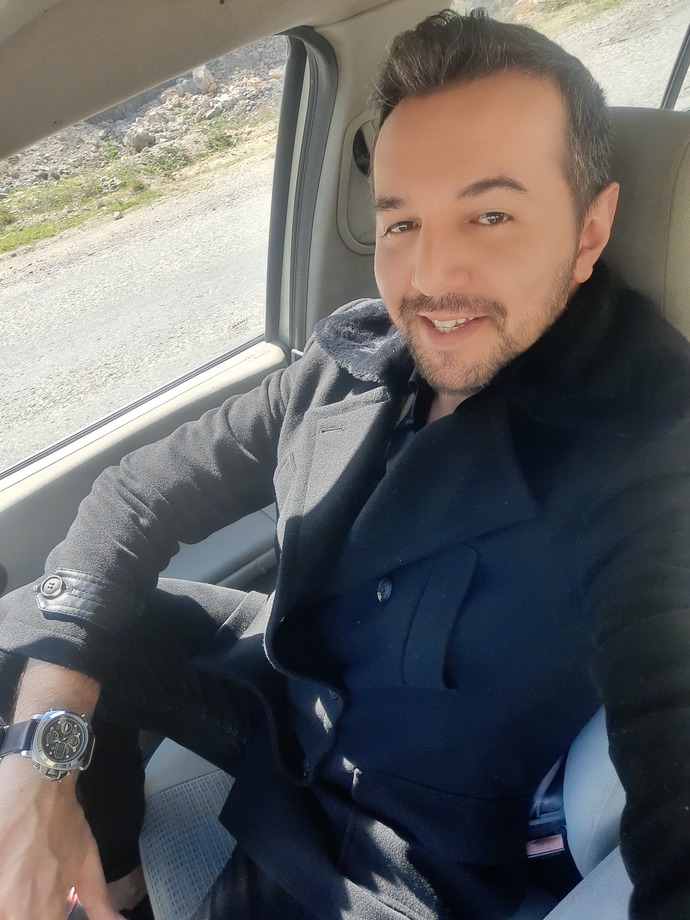 Napiyorsunuz gençler bu sıcak ne böyle sıkılmıyor musunuz?