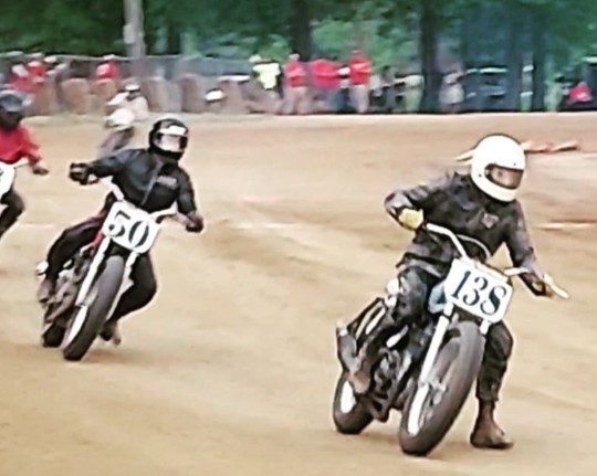 Motor yarışları izlemek adrenalin seviyenizi artırır mı?