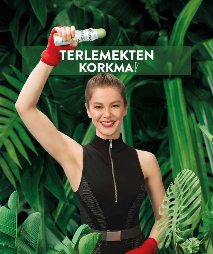 Yaz aylarında terlemekten korktuğunuz oluyor mu?