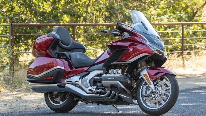 Arkadaşlar motosiklet için Honda Goldwing tercih eder misiniz veya gören görmeyen bu motor hakkındaki görüşü nedir?