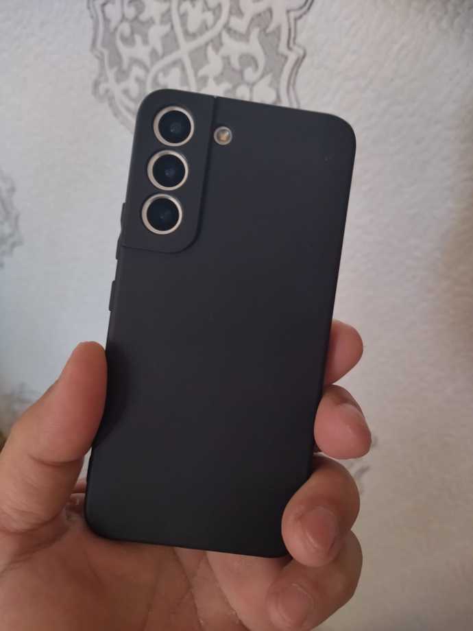 Bir senedir hep küçük ekranlı bir telefon almak istiyordum, ama bulamıyordum.. en sonunda galaxsy S22 aldım, nasıll güzell olmuşmu?